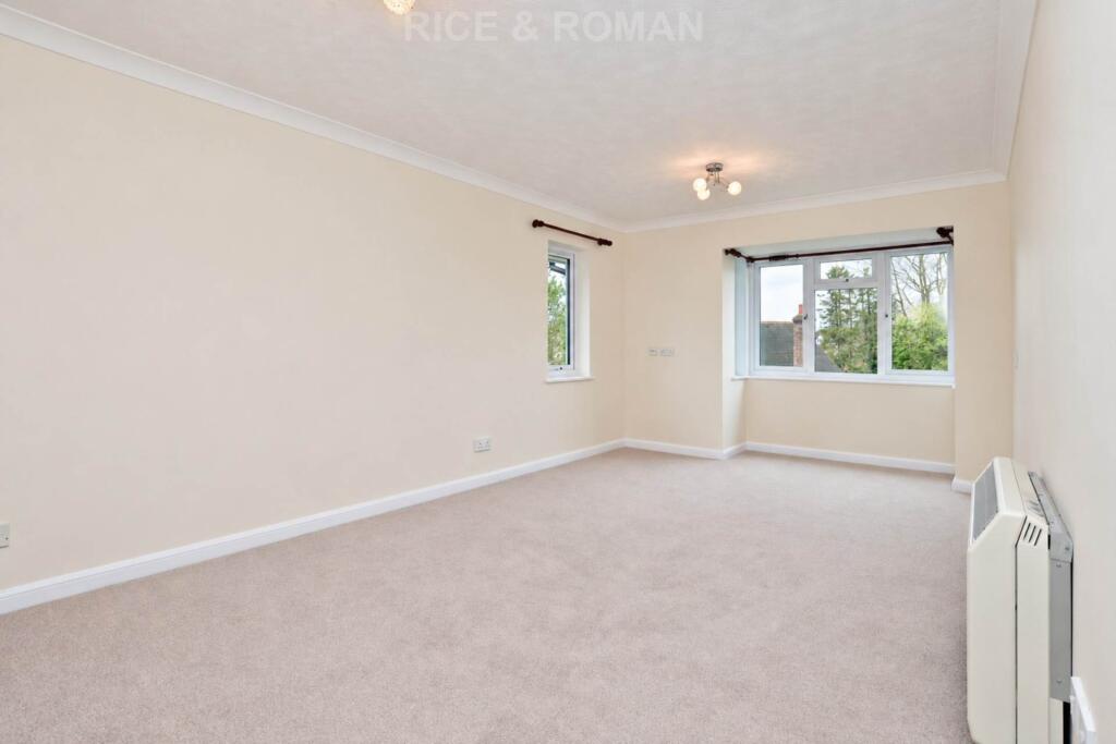 Apartment in Kingston upon Thames - View 2