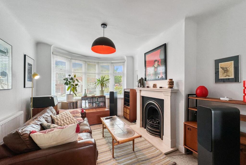 Crofton Avenue, Timperley photo 4