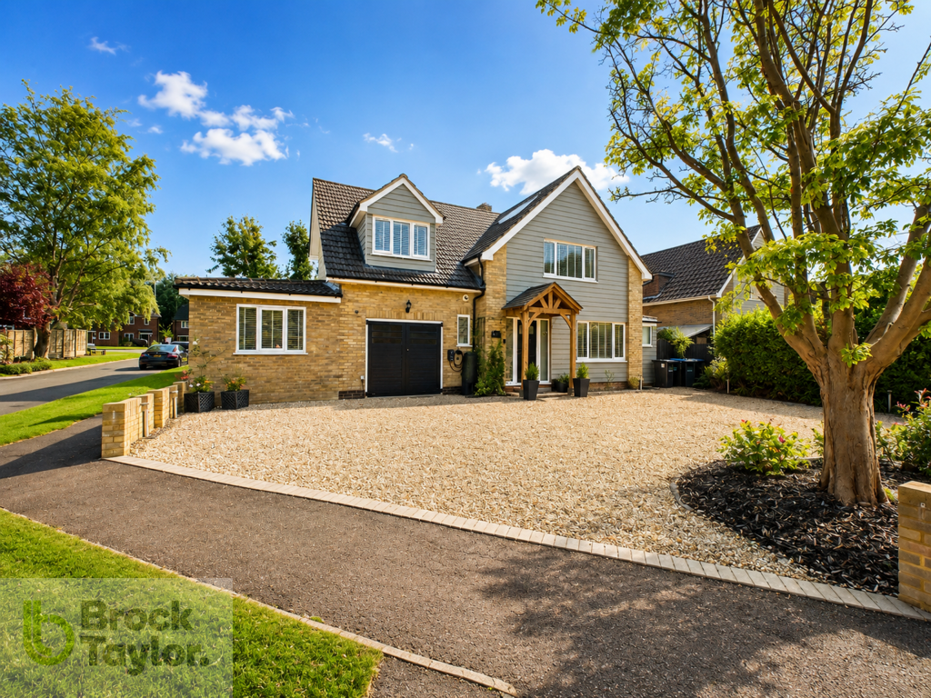 Main image of property: Covert Mead, Handcross