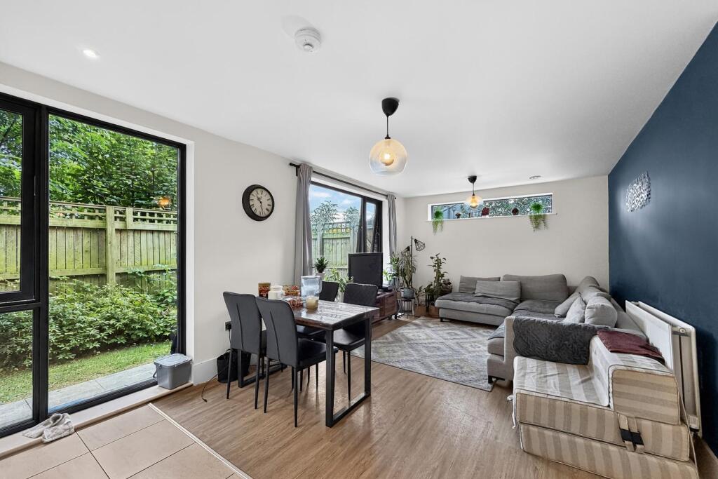 11 Etchells Road, West Timperley photo 2