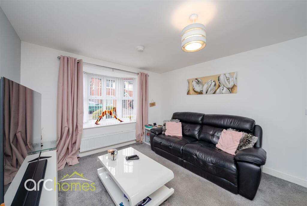 House in Warrington, Golborne - More