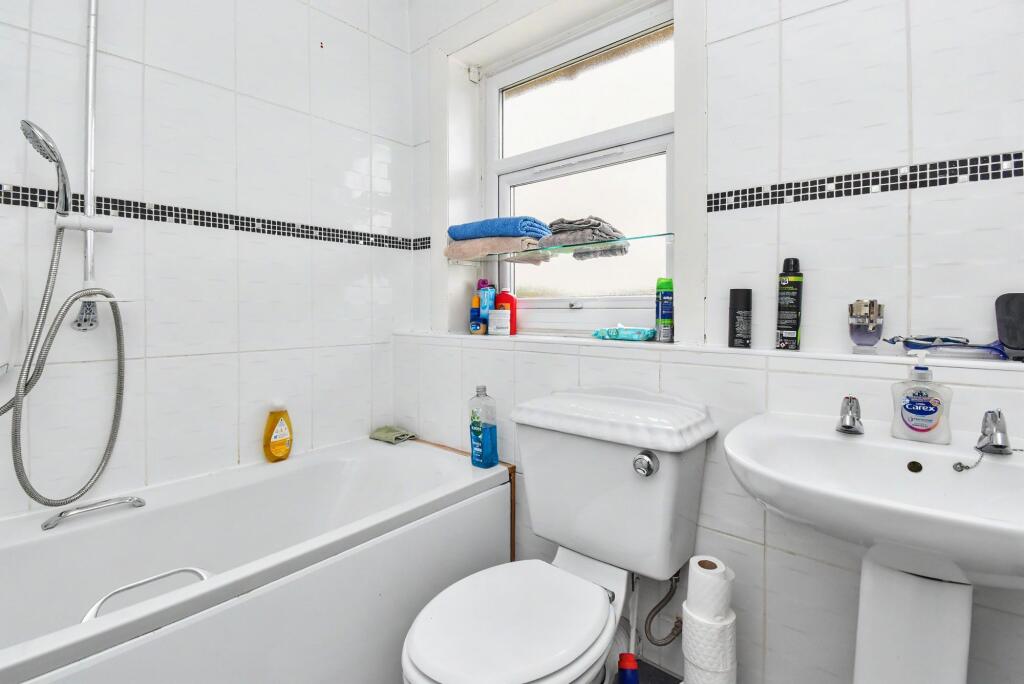 House in Kirkintilloch, Westermains - View 5