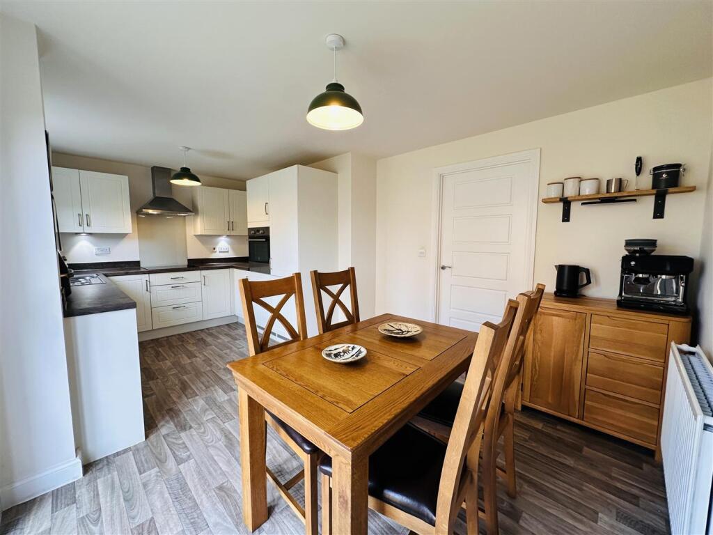 House in Carlton - View 3