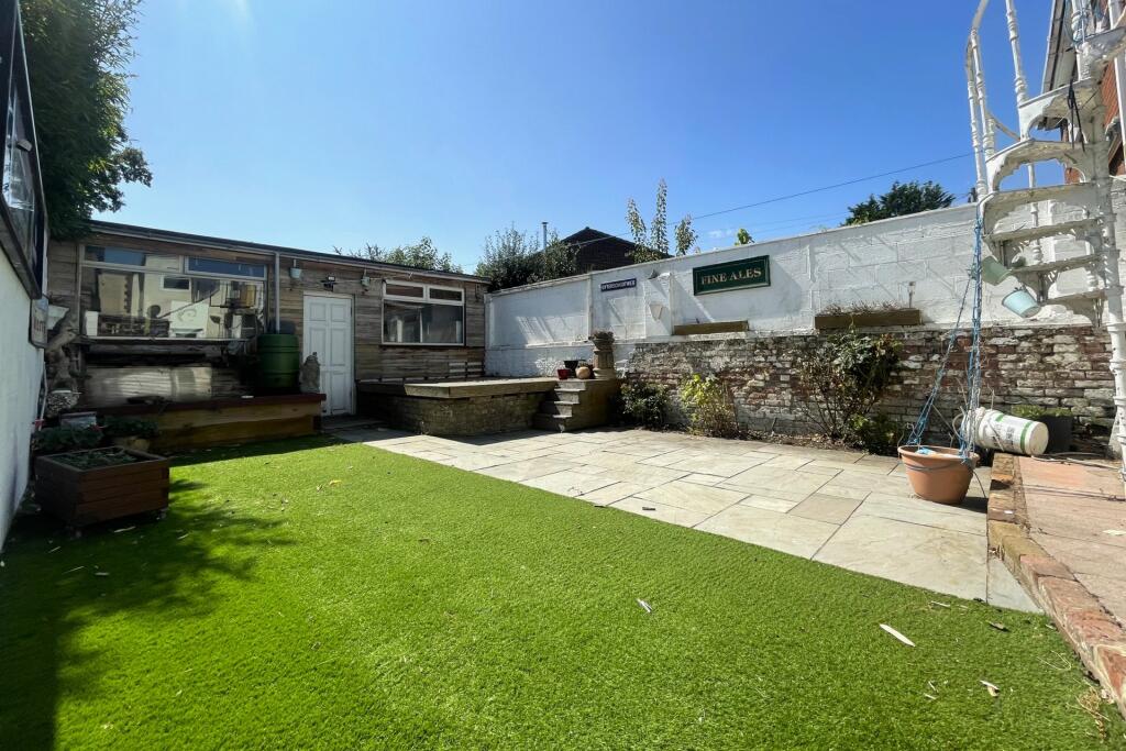 House in Dover, Deal - More