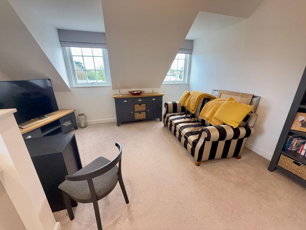 Apartment in Torquay - More
