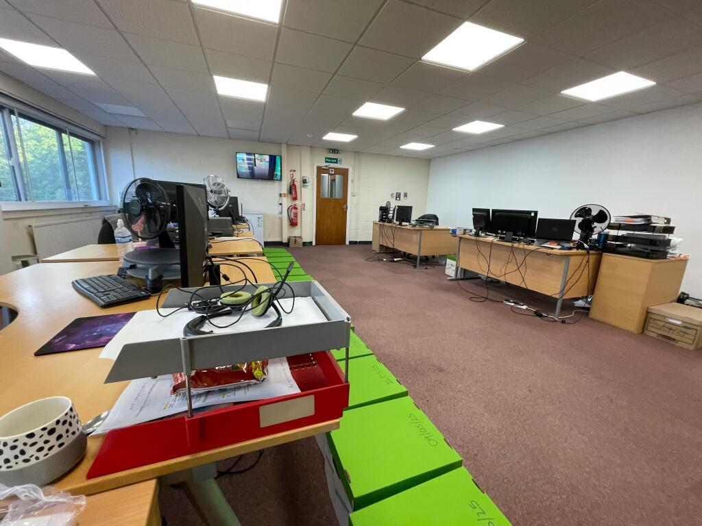 IMG_4558  Office.JPG