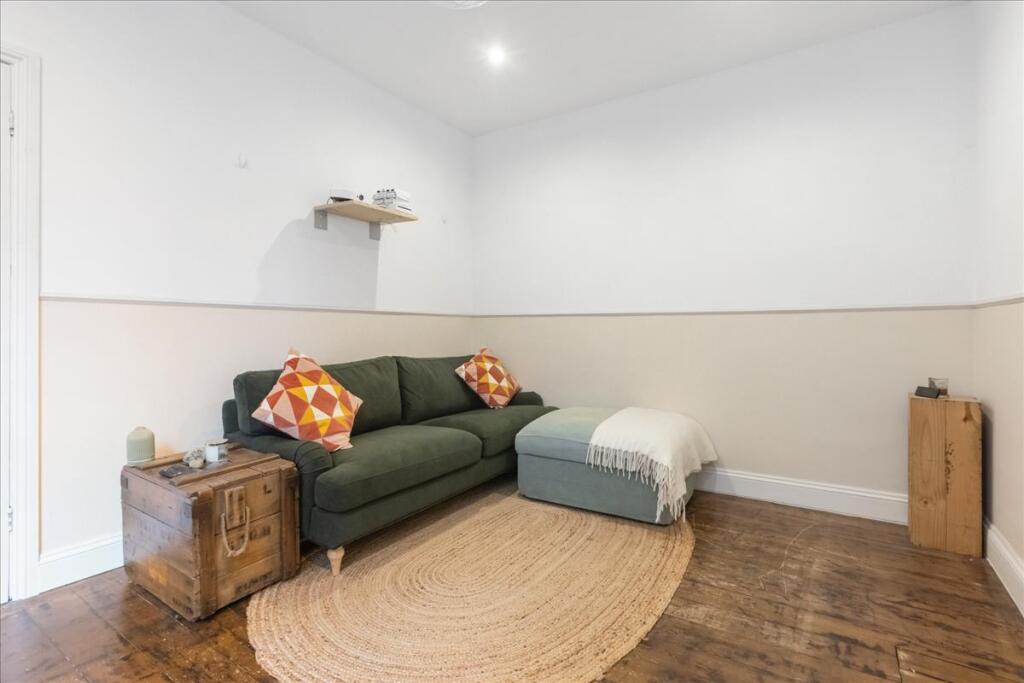 Apartment in London - More