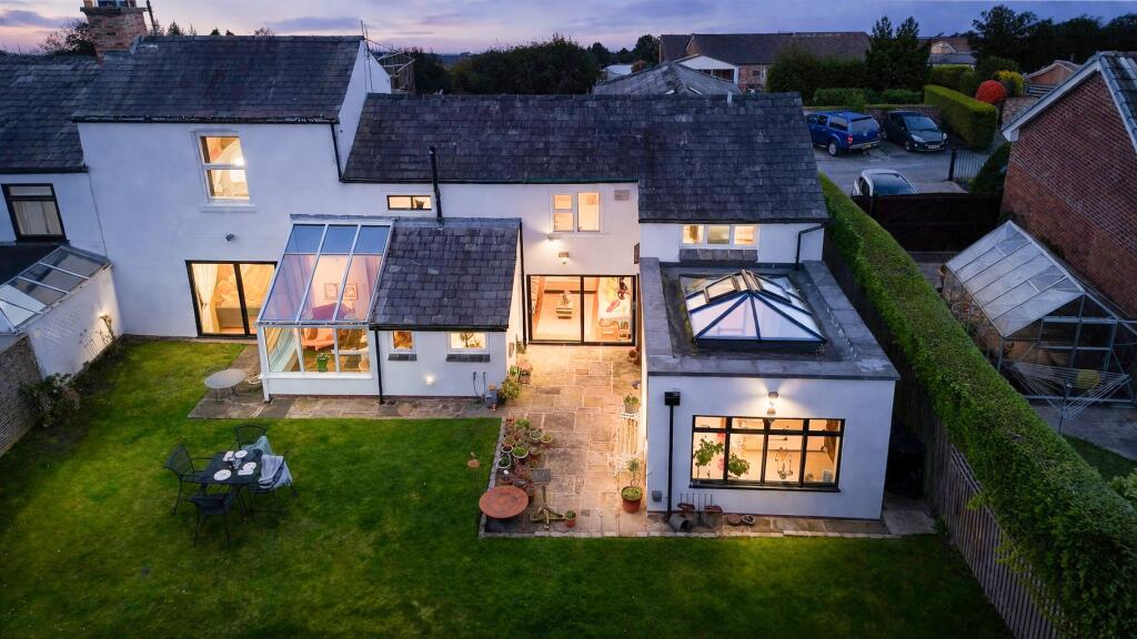 Sunnybank House, Wilmslow, Cheshire, SK9 6 photo 2