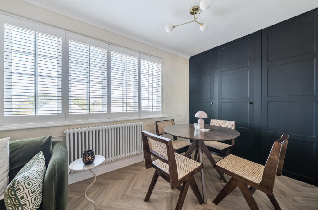 Apartment in Bromley - View 4
