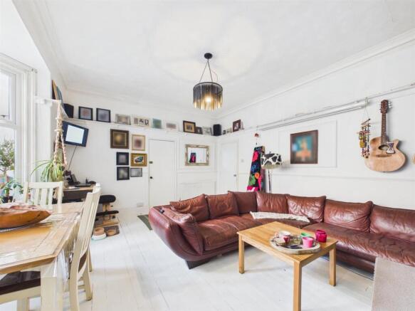 Sitting room: