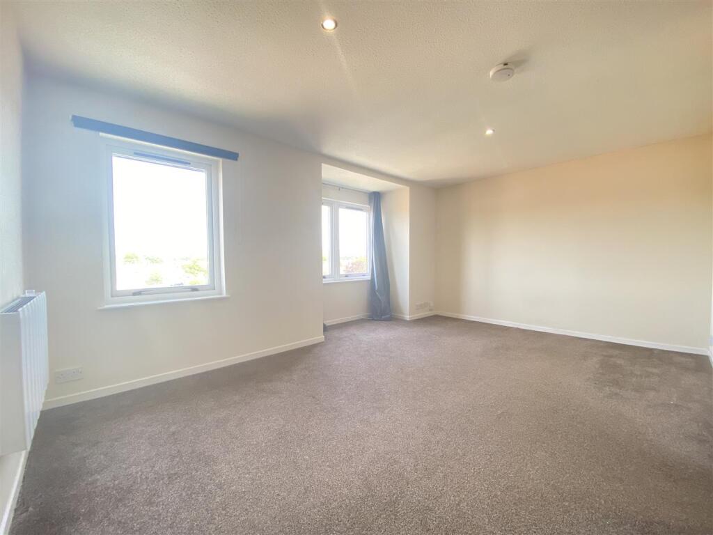 Apartment in Perth - View 5