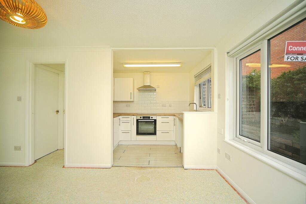 Apartment in Taunton, Blackbrook - View 5