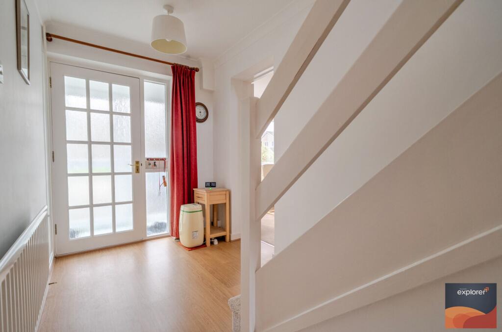 House in Basingstoke and Deane, Kempshott - View 4