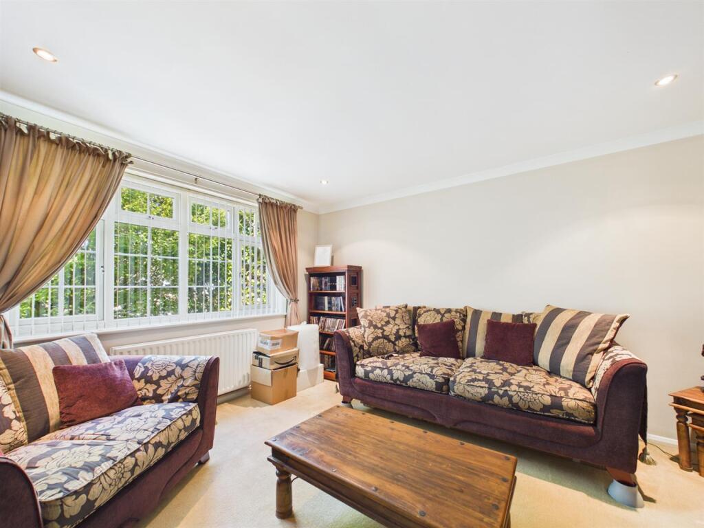 House in East Lindsey, Dorset Court, Mablethorpe and Sutton - More