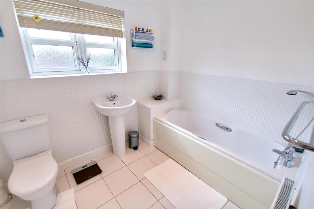 House in Newton Aycliffe, Great Aycliffe - View 4