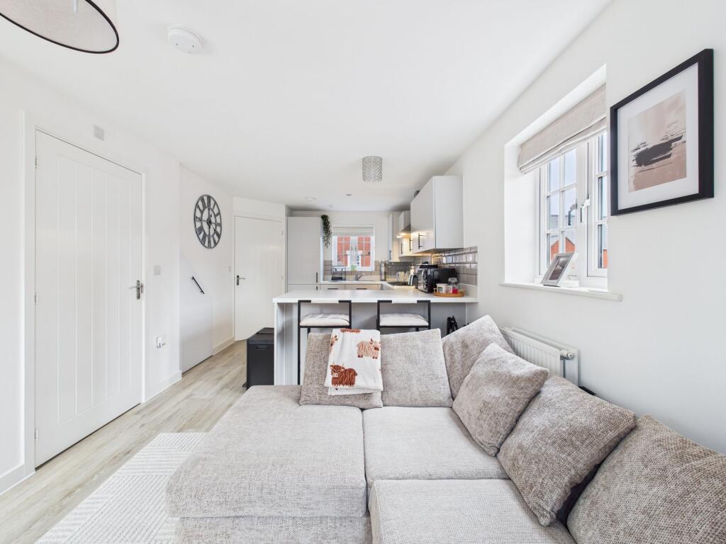 House in Towcester, West Northamptonshire - More