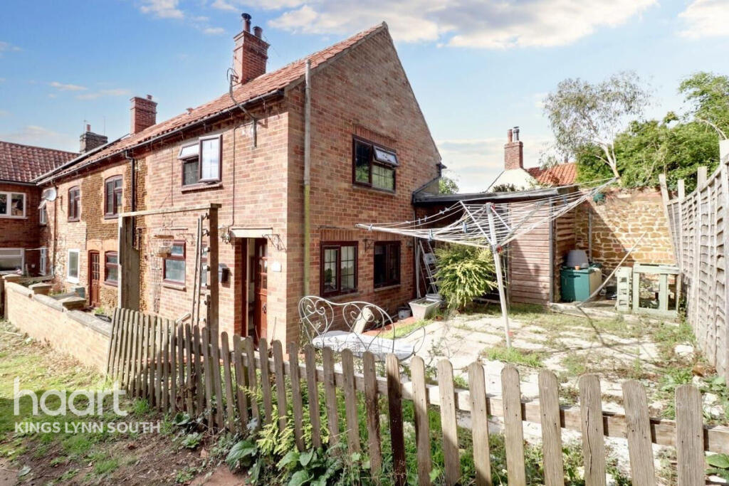 21, Smithy Road, Ingoldisthorpe photo 2