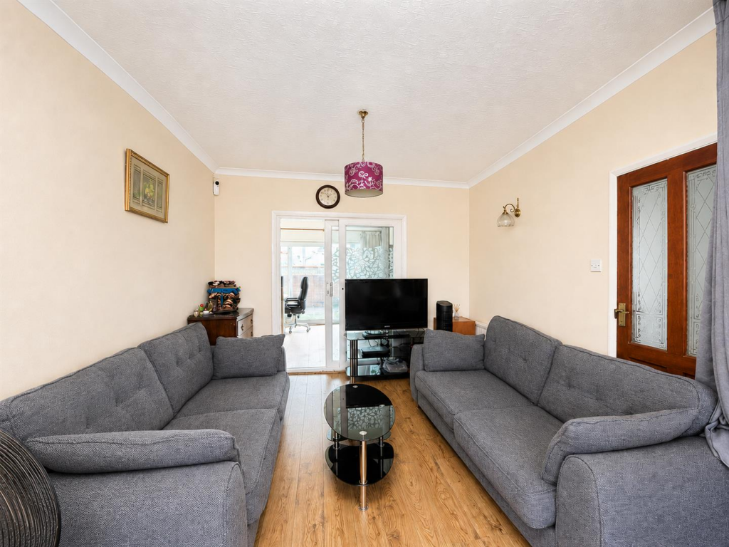 House in London - View 3