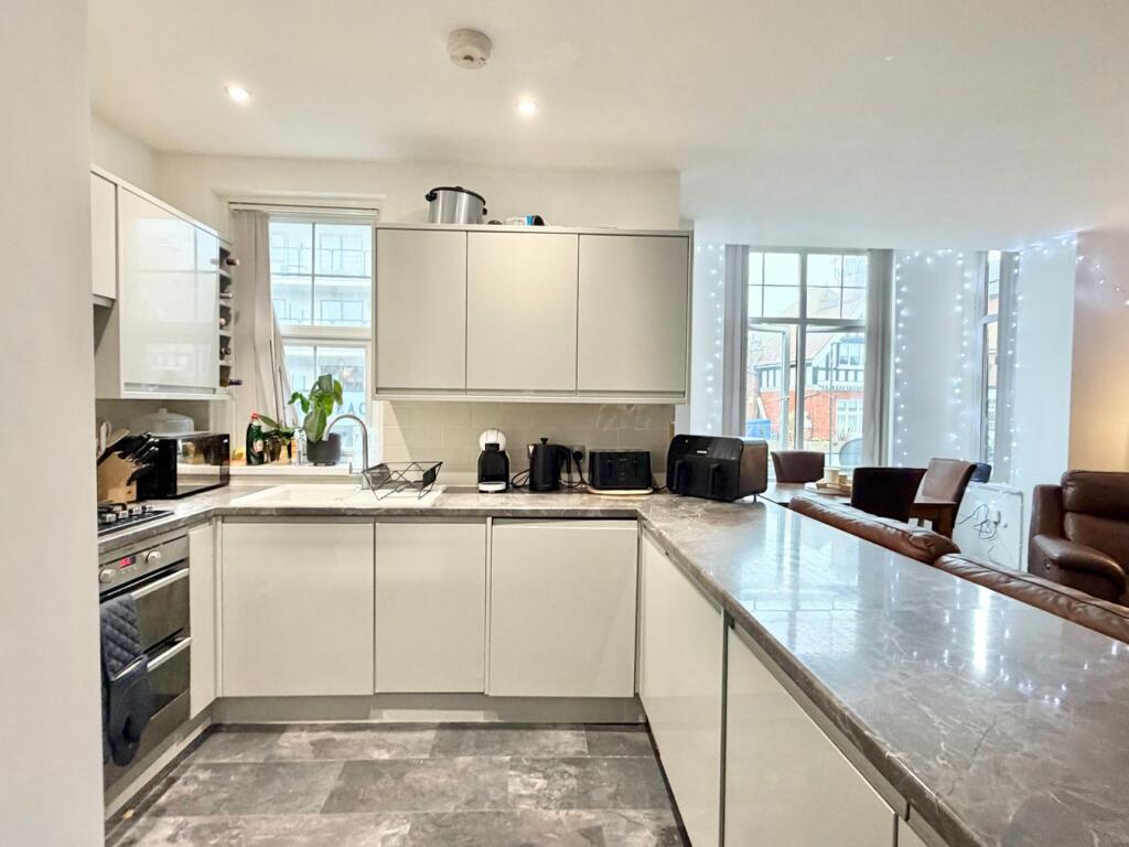 Apartment in Bexhill-on-Sea, Central - More