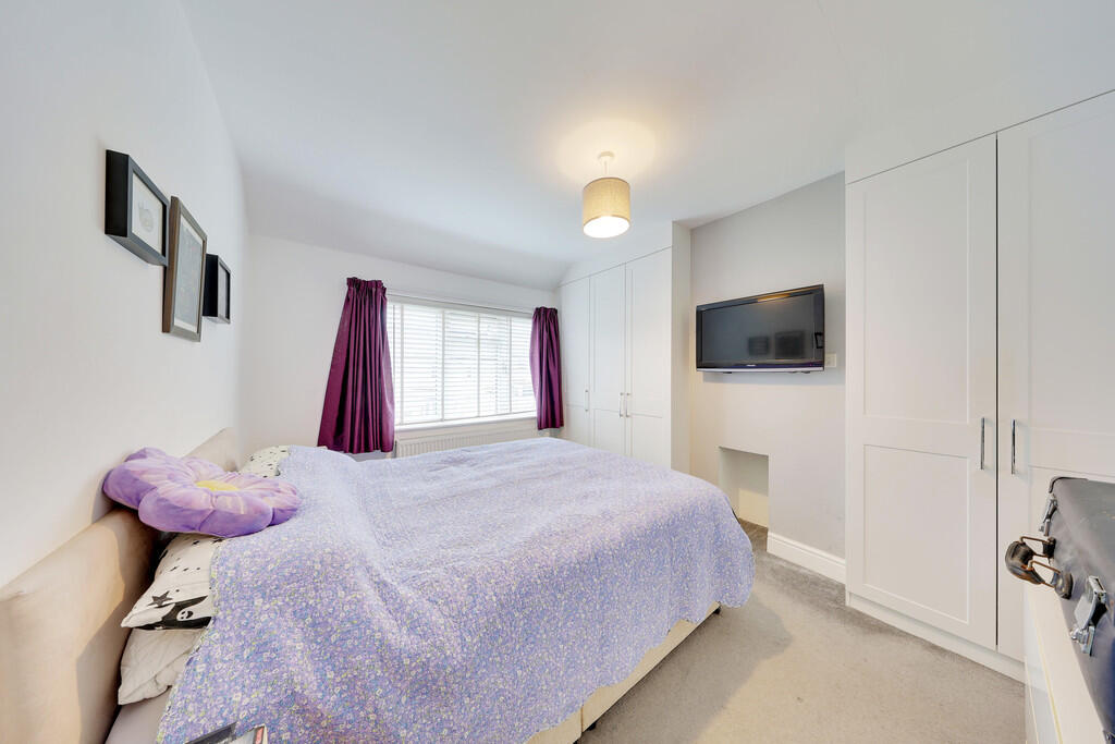 House in London, Broom Hill, Goddington - More