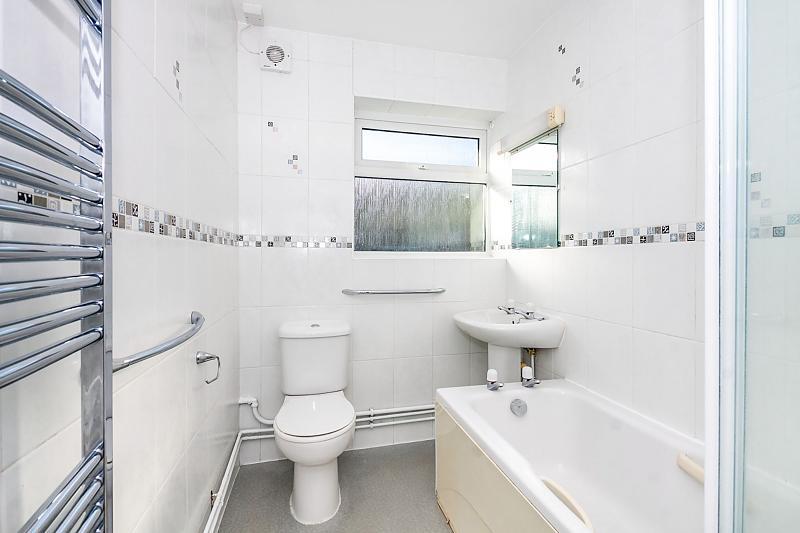 Apartment in Reigate and Banstead, South Park - View 5