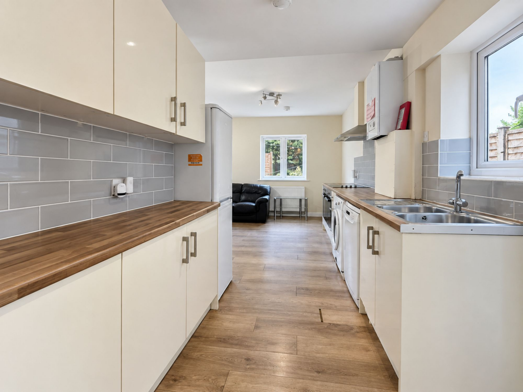 Apartment in Bournemouth - More