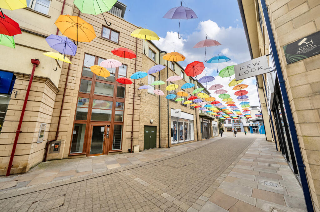 Main image of property: Marriotts Walk, Witney, Oxfordshire