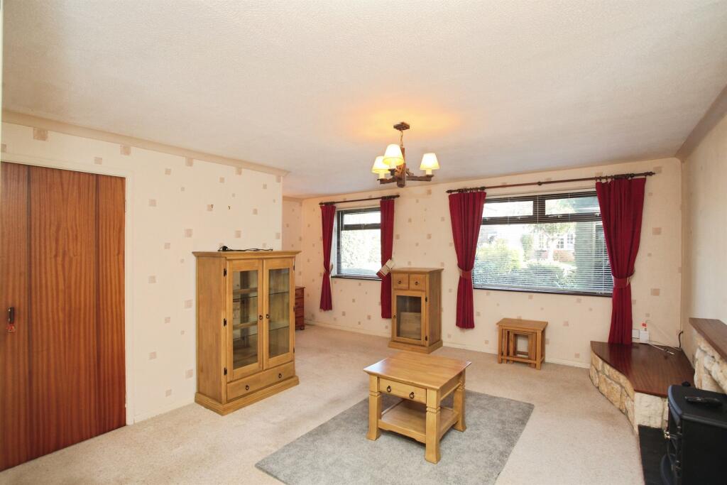 Ruskin Close, RUGBY photo 3