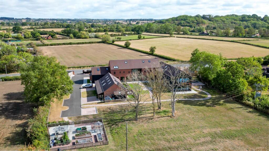 Additional image 21 of Droitwich Road, Bradley Green, B96