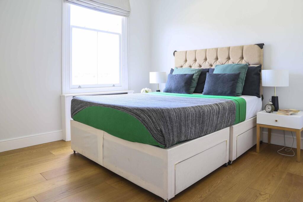 Apartment in London - View 5