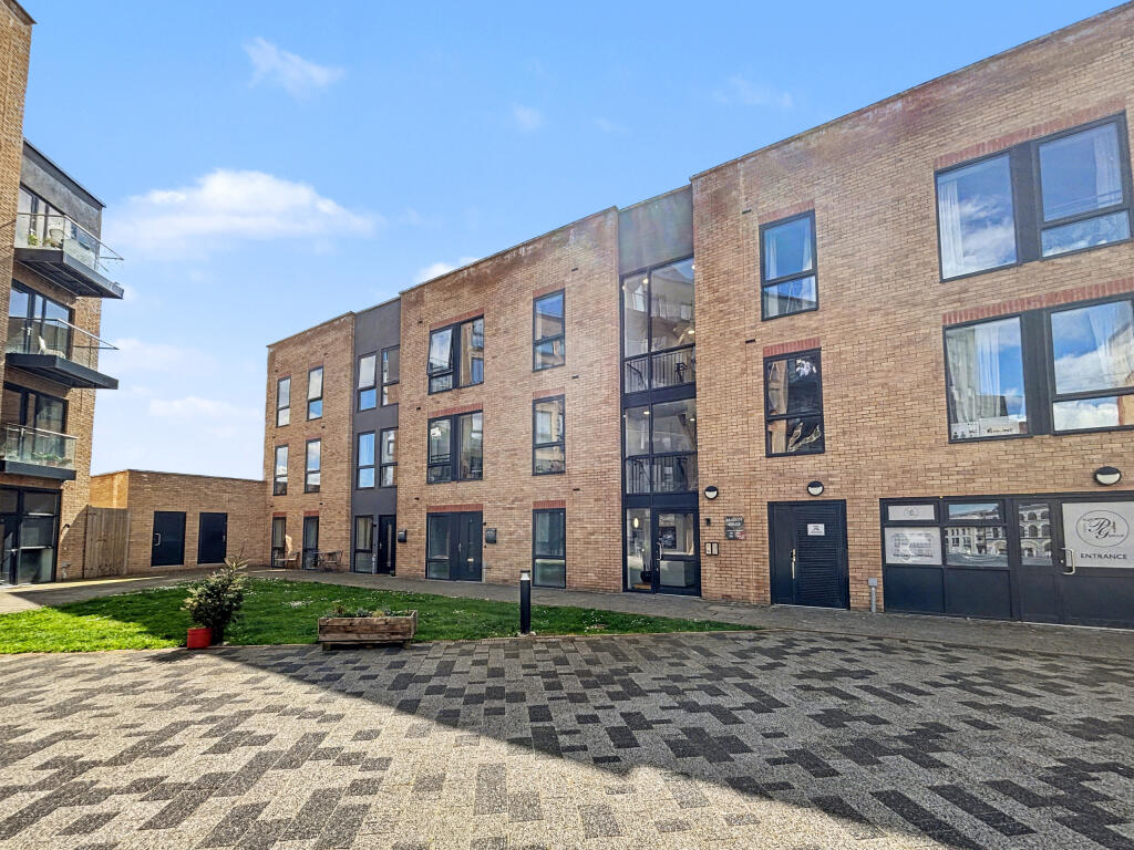 Main image of property: Bradley House, 10 Carmen Beckford Street, Bristol, Bristol, BS1 3FG, GB