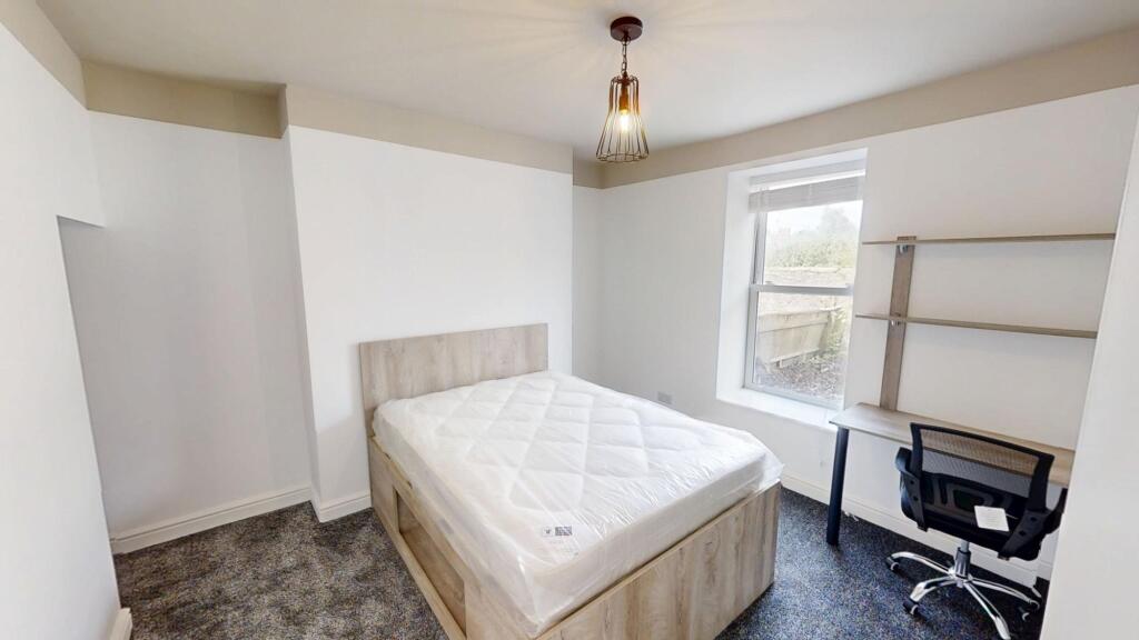 5 bedroom terraced house for rent
