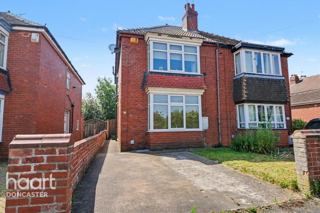 3-bed semi-detached on Pembroke Avenue, Balby, Doncaster, £150,000