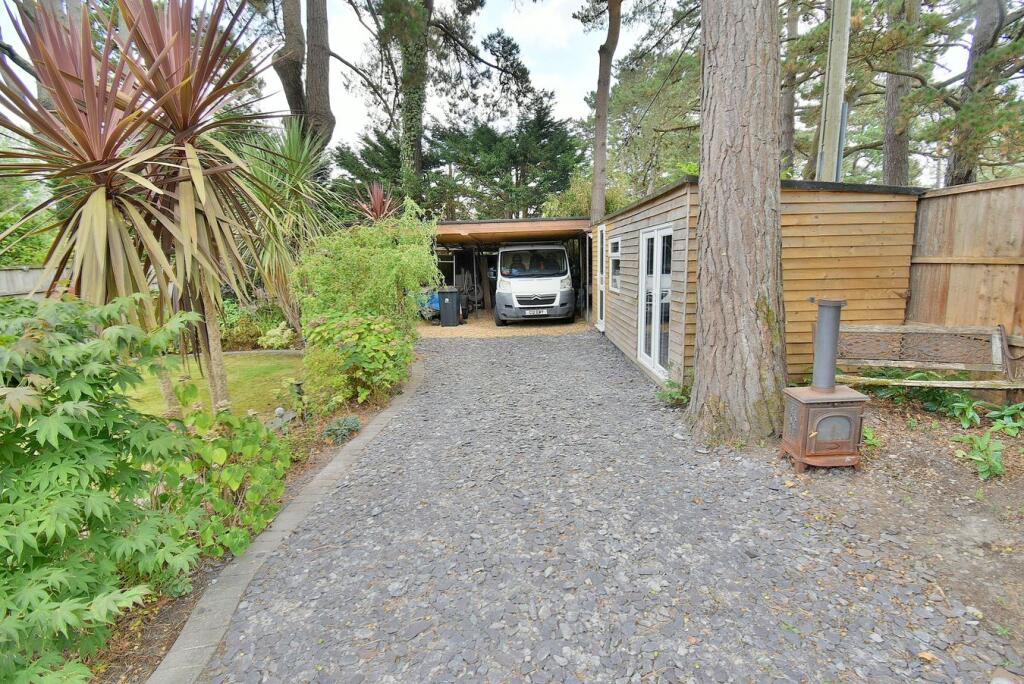 House in Ferndown - View 3