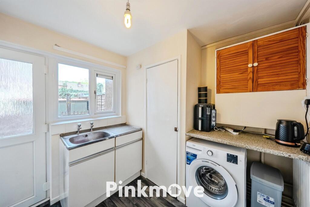 Apartment in Newport - View 3