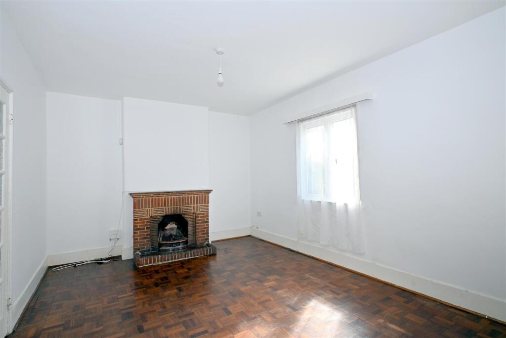 House in Eastbourne, Little Chelsea, Old Town - View 3
