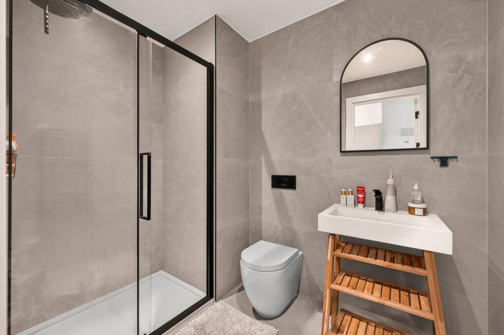 Apartment in London - View 5