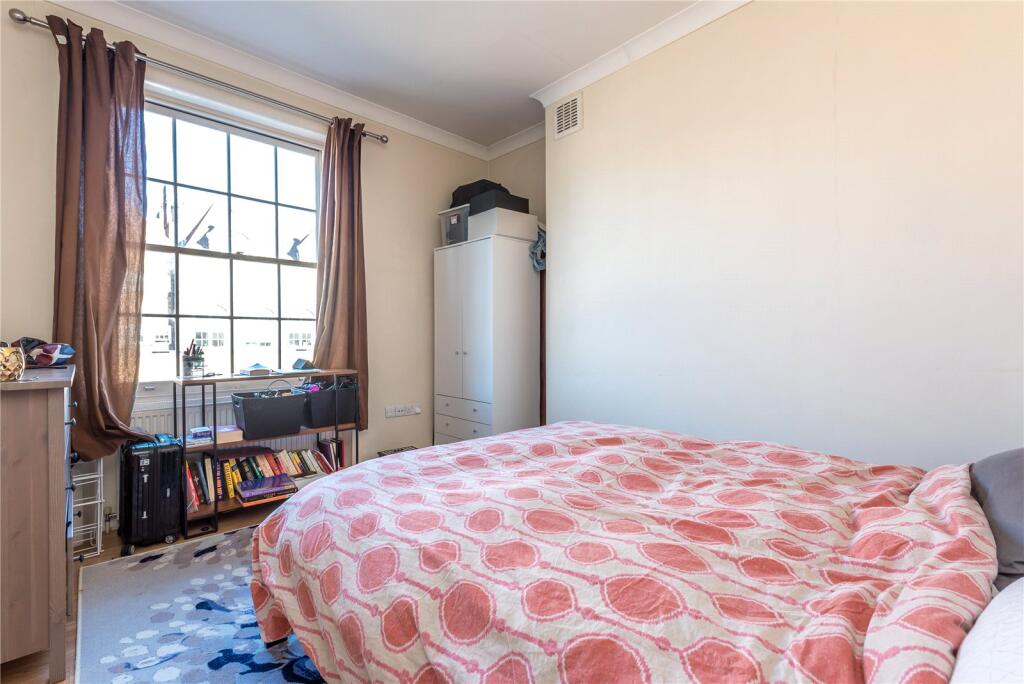 2 bedroom maisonette for rent