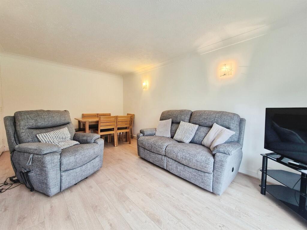 Heath Road, Wirral photo 3
