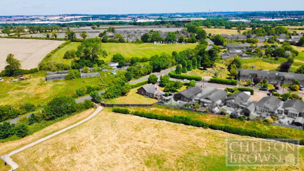 House in Rothersthorpe, West Northamptonshire - View 2