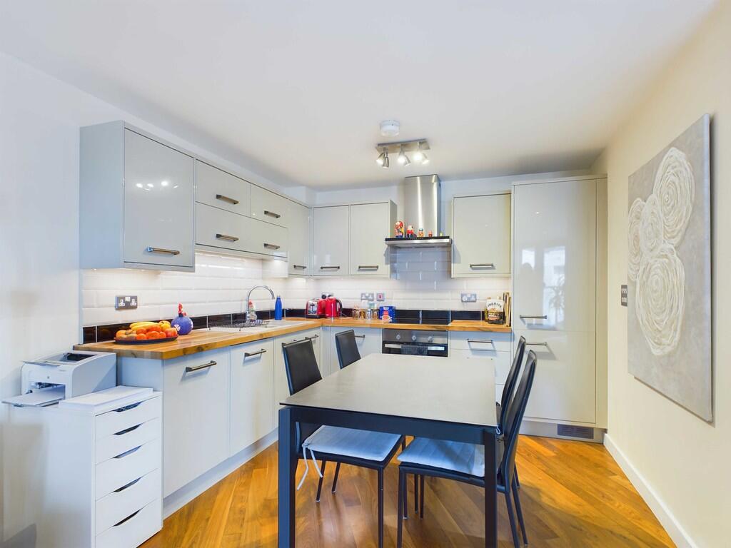 Apartment in London, Bankside, Elephant and Castle - View 5
