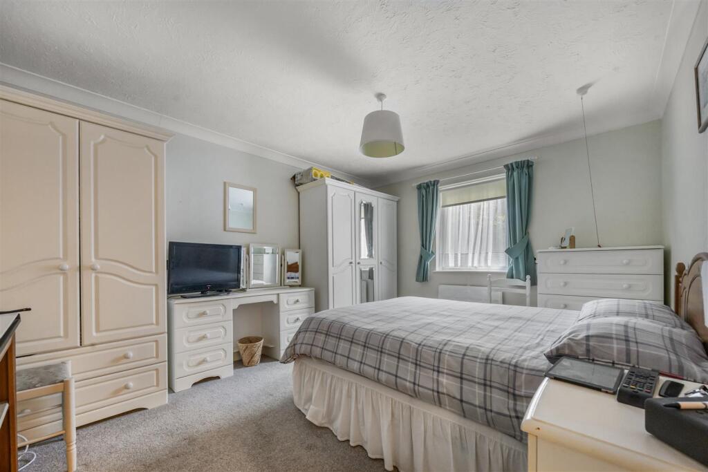 Fairacres Close, Keynsham photo 4