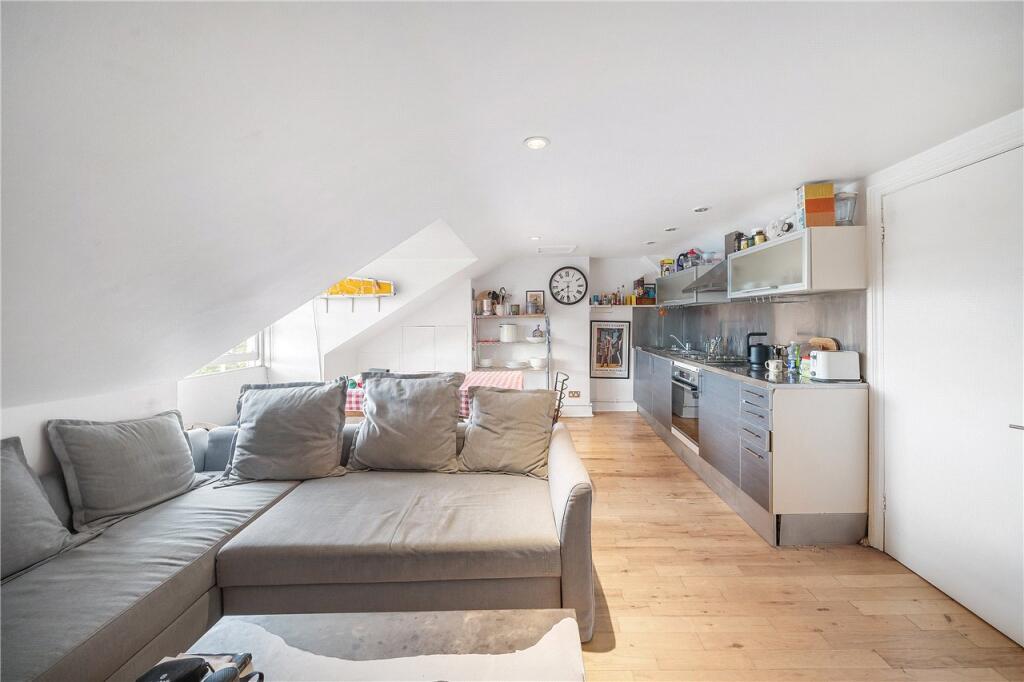 Apartment in Leeds, Arena Quarter, Lovell Park - View 4