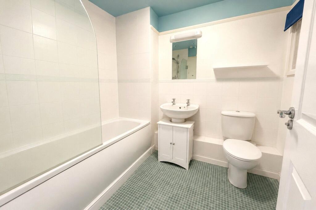 Kelvin Gate, Bracknell, Berkshire, RG12 - View 6