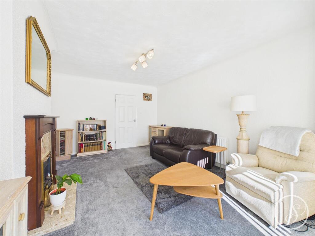 House in Leeds, Carr Manor, Moor Allerton - View 3