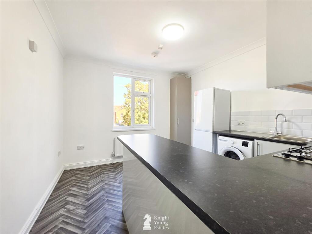 Apartment in Twickenham - More