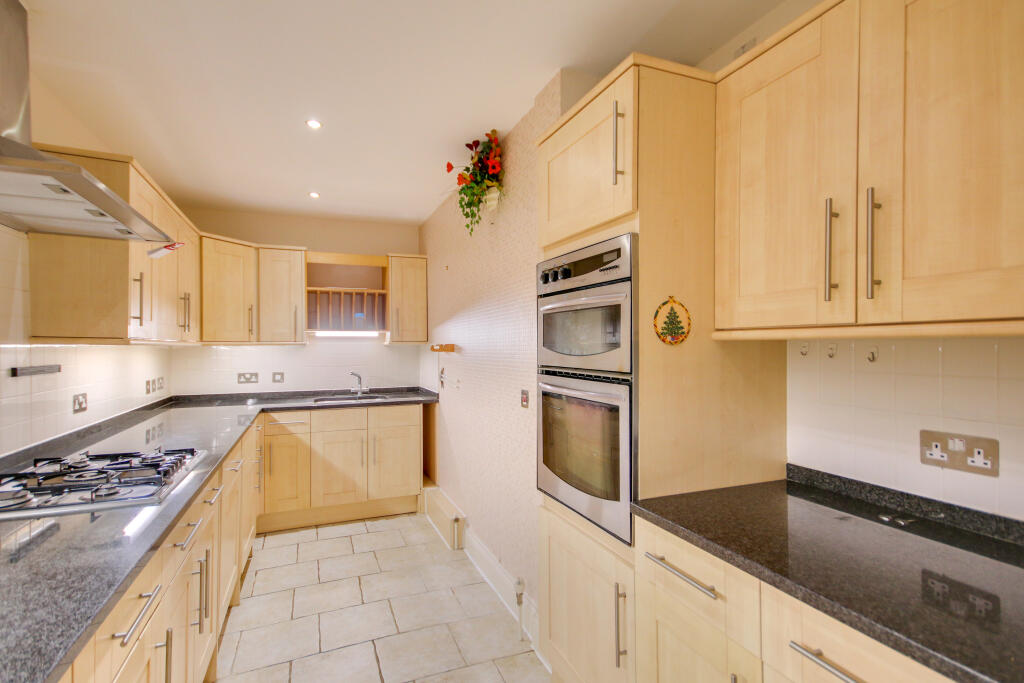 Apartment in Redhill - View 5