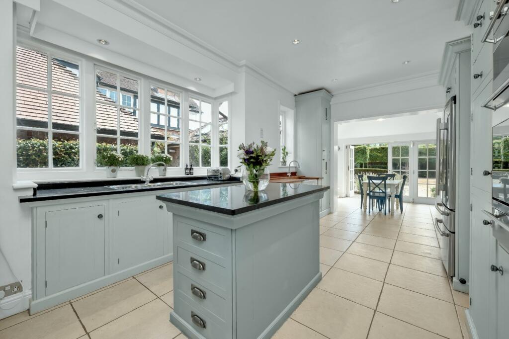 House in Elmbridge, Surrey - More
