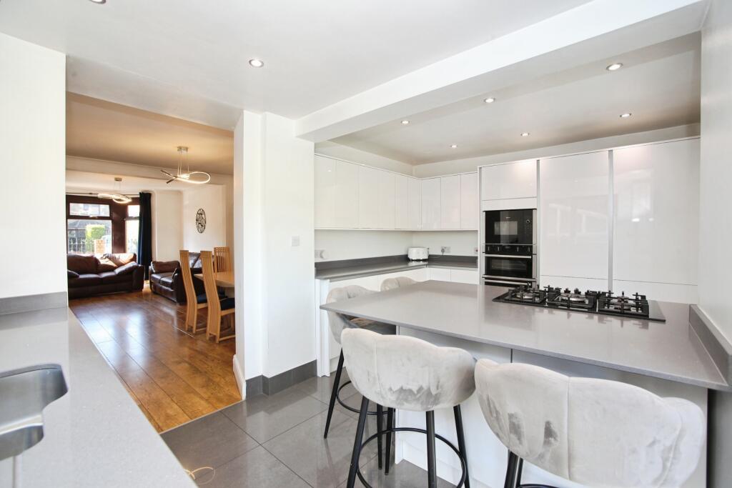 House in Risca, Pontymister - View 4