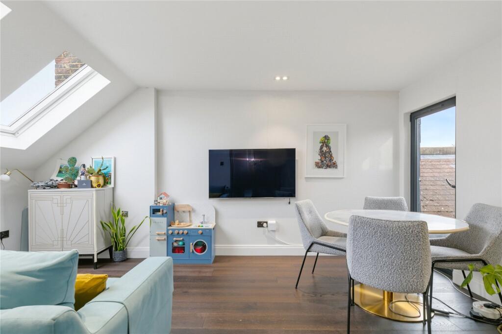 Apartment in London - View 3
